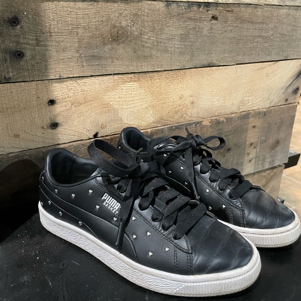 Puma basket heart studded sneakers size 6 black